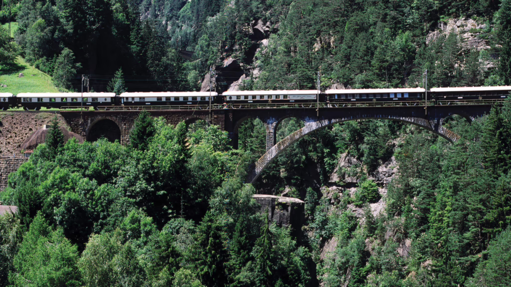 Voyage à bord du Venice Simplon-Orient-Express : une échappée entre art du voyage et Biennale de Venise