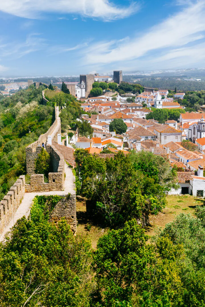 Óbidos - Pierres médiévales et liqueur de griotte
