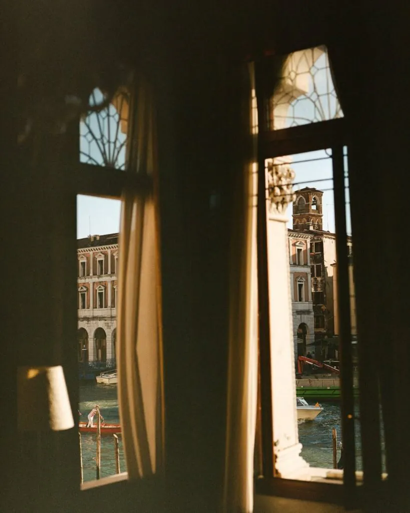 Voyage à bord du Venice Simplon-Orient-Express : une échappée entre art du voyage et Biennale de Venise